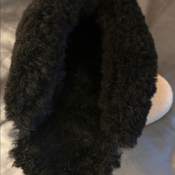 UGGS SIZE 9 Black USED‼️ read description and look at photos carefully‼️ - Picture 8 of 16